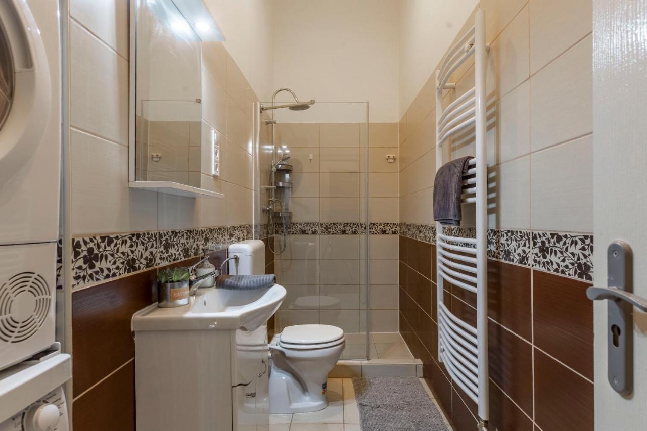Cozy & Pleasant Homes In The Heart Of Budapest Esterno foto