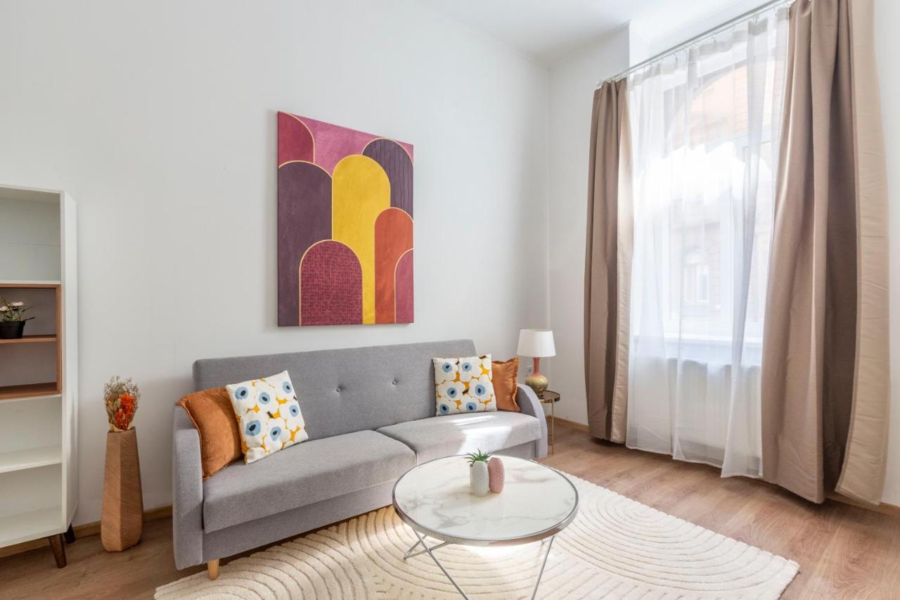 Cozy & Pleasant Homes In The Heart Of Budapest Esterno foto