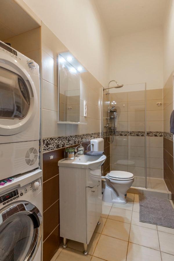 Cozy & Pleasant Homes In The Heart Of Budapest Esterno foto